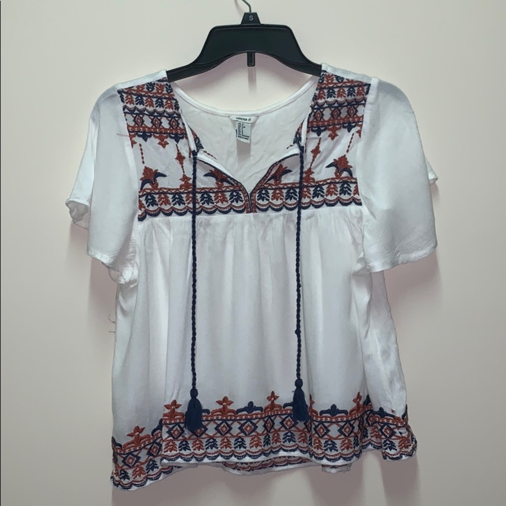 FOREVER 21 White Patterned Top